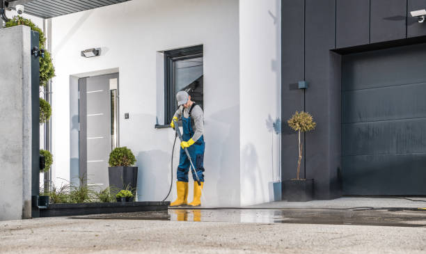 Best Pool Deck Cleaning  in Crystal River, FL